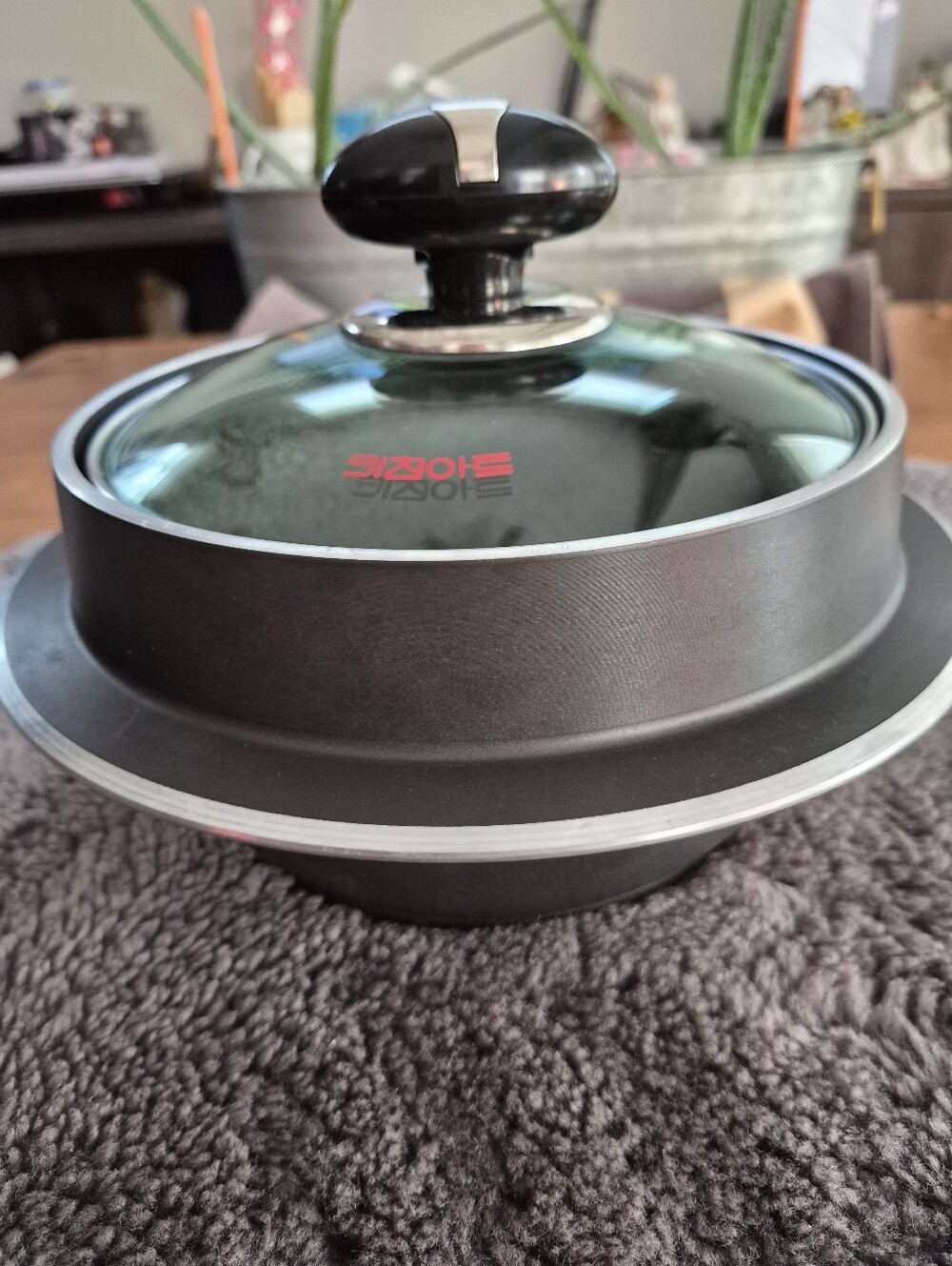 Black Natural Stone Rice Cooker Pot with Glass Lid - Picture 3 of 12